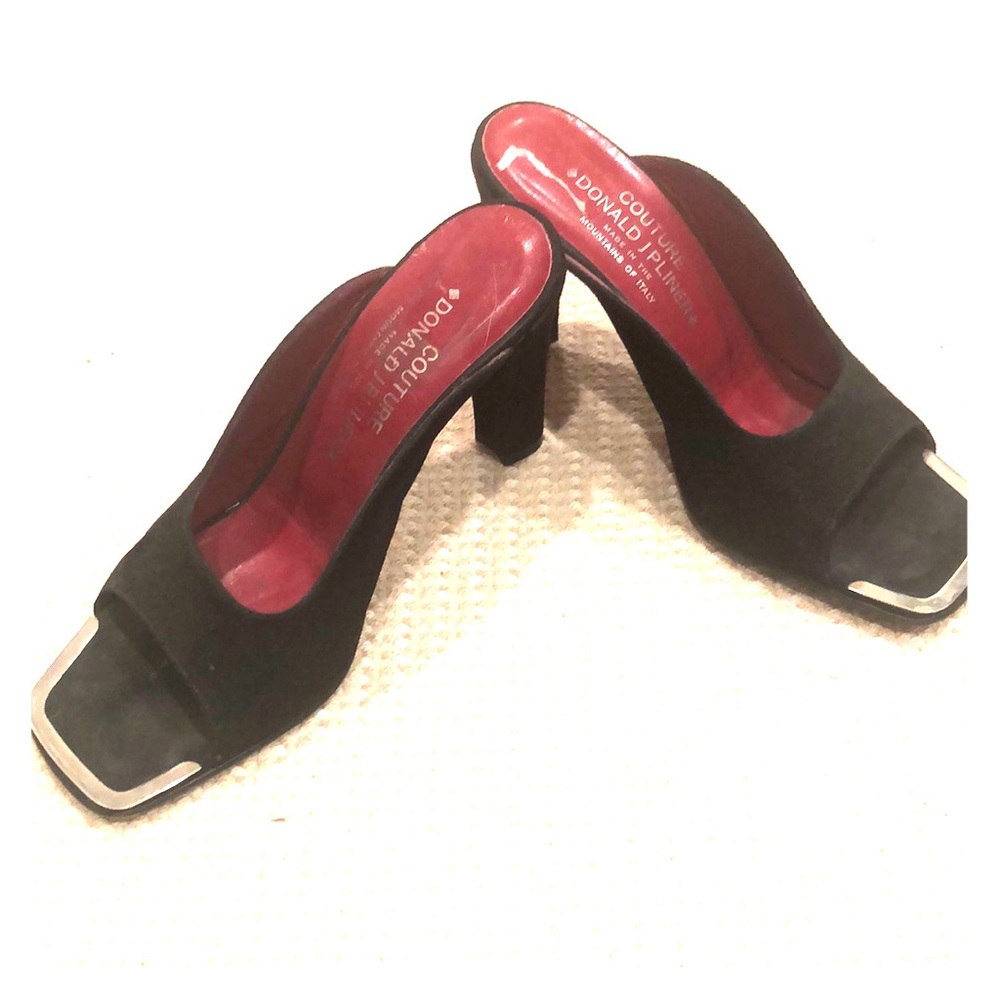 Donald Pliner couture. Black suede heel. Size 7